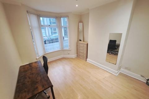 2 bedroom terraced house to rent, Newly refurbed 2 bed house in Wavertree