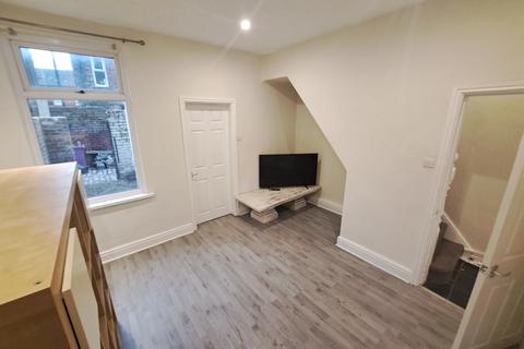2 bedroom terraced house to rent, Newly refurbed 2 bed house in Wavertree