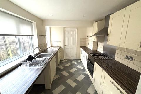 undefined, Severn Street, Hull