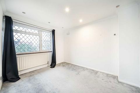 3 bedroom semi-detached house for sale, Metcalf Road, Ashford TW15