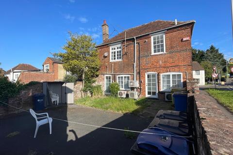 Healthcare facility to rent, 43 High St Sturry CT2 0BD