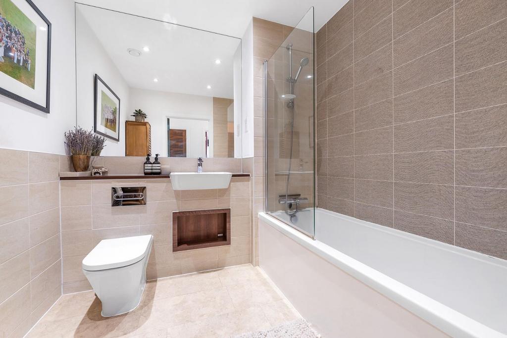 Bathroom.JPG