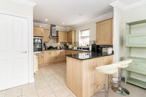 undefined, Hanover Court, 37 Chesham Road, Amersham, Buckinghamshire, HP6