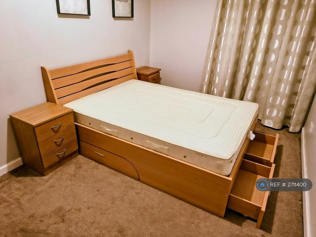 Bedroom 2 Storage Drawers