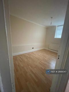 2 bedroom flat to rent, Peckham, London, SE15