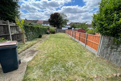3 bedroom terraced house to rent, Wembley, HA0