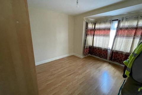 3 bedroom terraced house to rent, Wembley, HA0