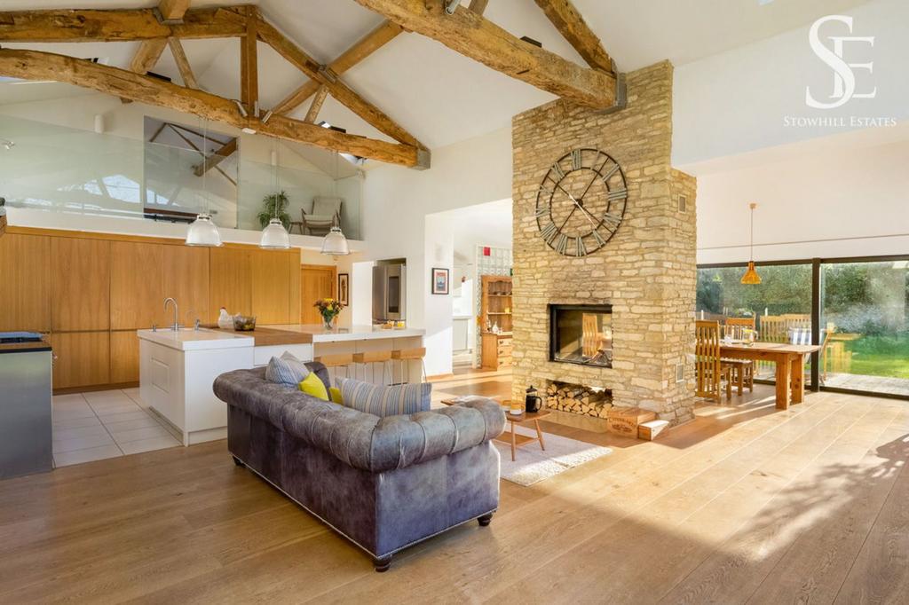 Kitchen/family room