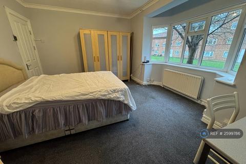 undefined, Worcester Road, Sutton, SM2