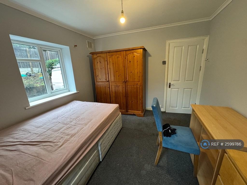 Double Room For £800