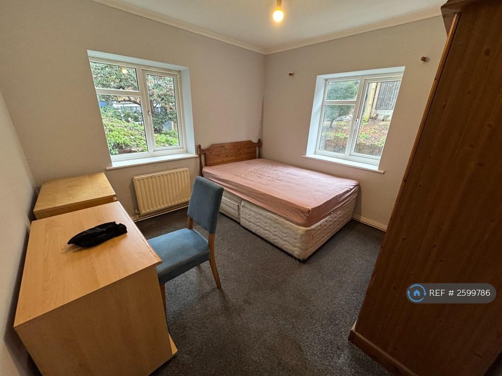 Double Room For £800