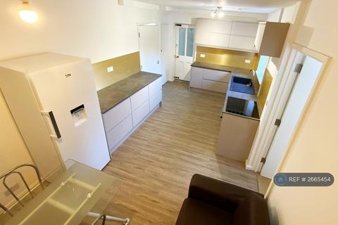 5 bedroom semi-detached house to rent, St. Johns Road, Guildford, GU2