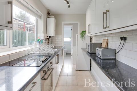 2 bedroom terraced house for sale, Albert Road, Romford, RM1