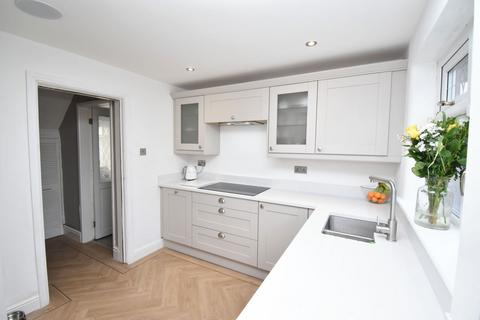 undefined, Edinburgh Road, Widnes, WA8 8BG