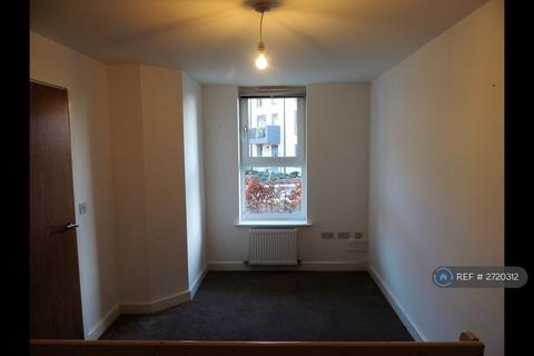 2 bedroom terraced house to rent, Finchdale Close, Wakefield, WF1