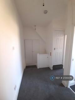 3 bedroom terraced house to rent, Cross Lane, Huddersfield, HD4
