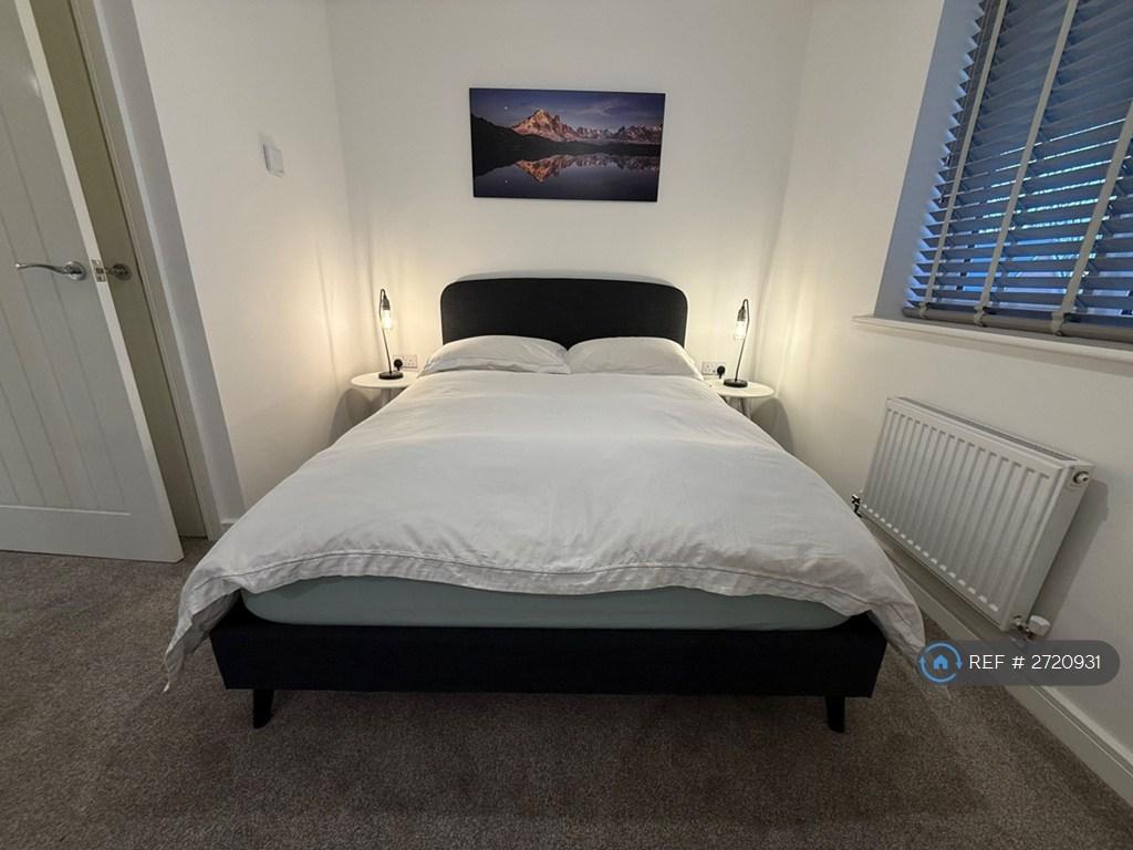 Ensuite Main Bedroom