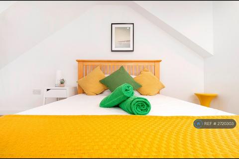 undefined, Manor Avenue, Hounslow, TW4