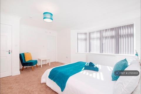 undefined, Manor Avenue, Hounslow, TW4
