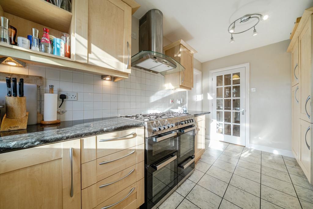 1385232-7-692f06dec40f2