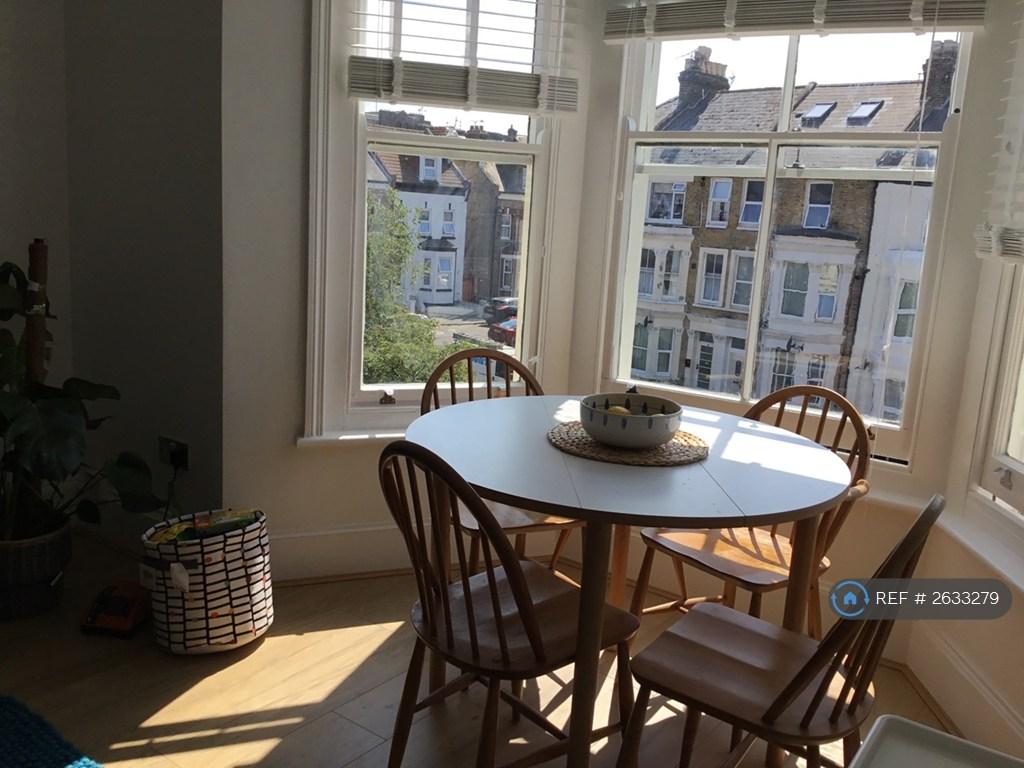 Open Plan Dinning / Kitchen