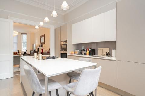 3 bedroom flat to rent, Stanhope Gardens, London SW7