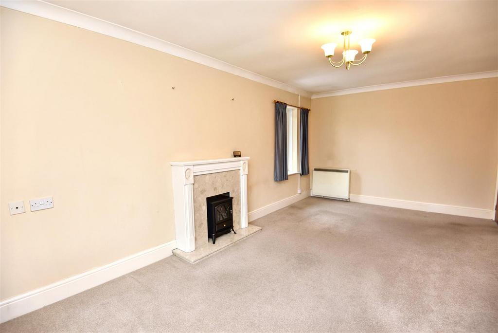 Sitting/Dining Room