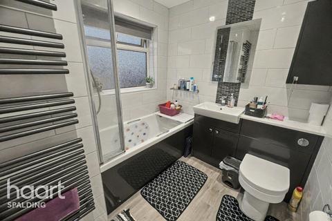 undefined, Spalding PE11