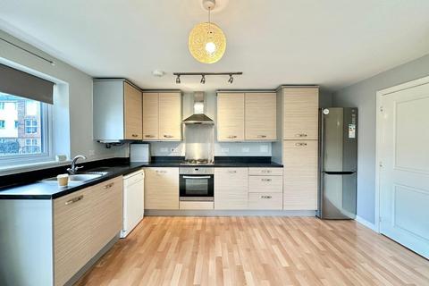 2 bedroom flat for sale, Fawn House, Albacore Way, Hayes