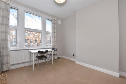 1 bedroom property to rent, Gautrey Road, Peckham, London, SE15