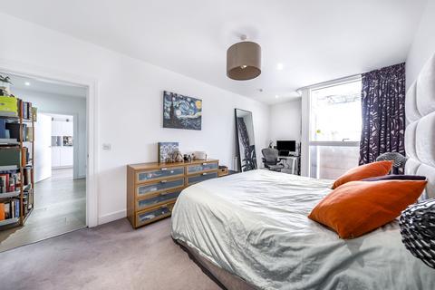 undefined, River Gardens Walk London SE10