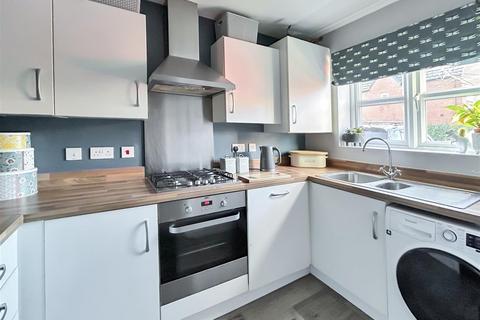 2 bedroom end of terrace house for sale, Chatham Road, Meon Vale