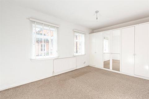 undefined, De Parys Avenue, Bedford, Bedfordshire, MK40