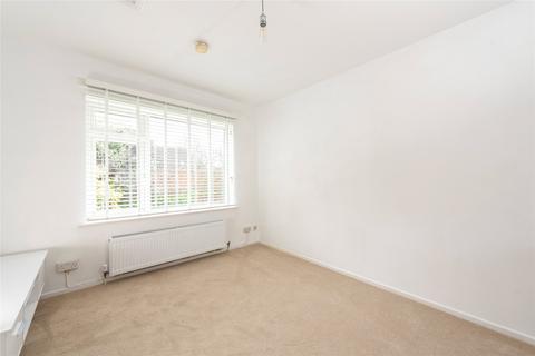 undefined, De Parys Avenue, Bedford, Bedfordshire, MK40