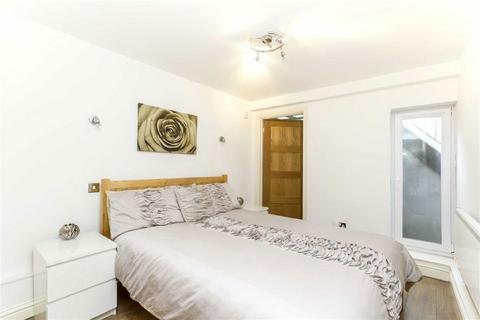 undefined, Cleveland Street, London W1T