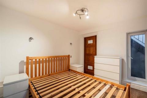 undefined, Cleveland Street, London W1T