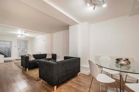 2 bedroom flat to rent, Cleveland Street, London W1T