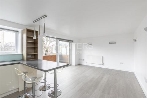 1 bedroom flat to rent, Green Lanes, London, N16