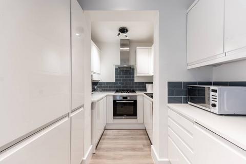 undefined, Mount Avenue, Ealing Broadway, London, W5