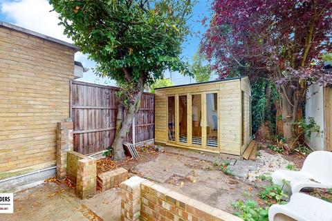 undefined, Worsley Road, London, E11