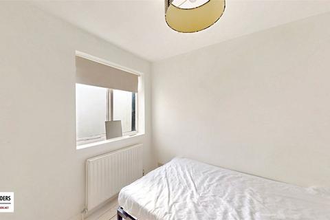 undefined, Worsley Road, London, E11