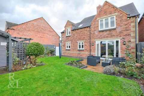 4 bedroom detached house for sale, Mount Road, Castle Gresley, Swadlincote