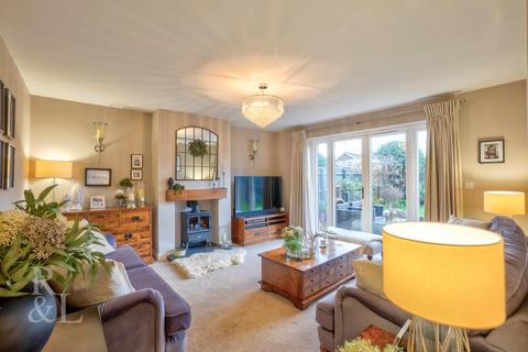 4 bedroom detached house for sale, Mount Road, Castle Gresley, Swadlincote