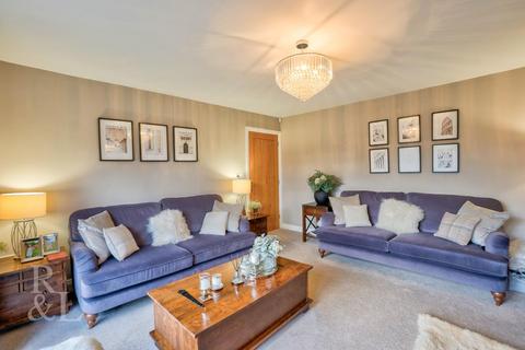 4 bedroom detached house for sale, Mount Road, Castle Gresley, Swadlincote