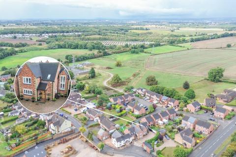 4 bedroom detached house for sale, Mount Road, Castle Gresley, Swadlincote