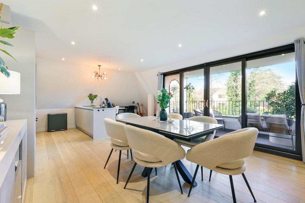 POPPY COURT, FLAT (15).jpg