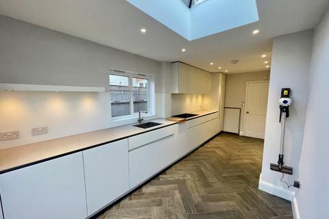 undefined, Highworth Road, London, N11