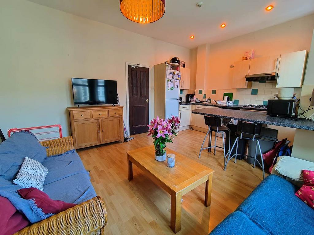 Living area (2)