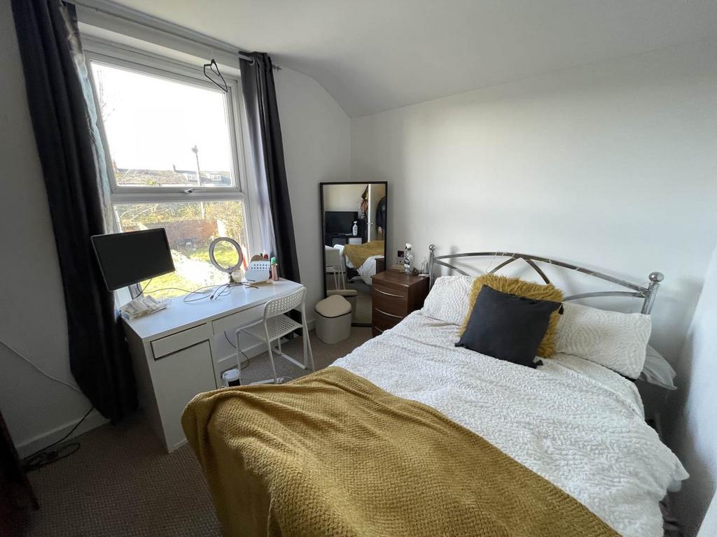 Bedroom (1)