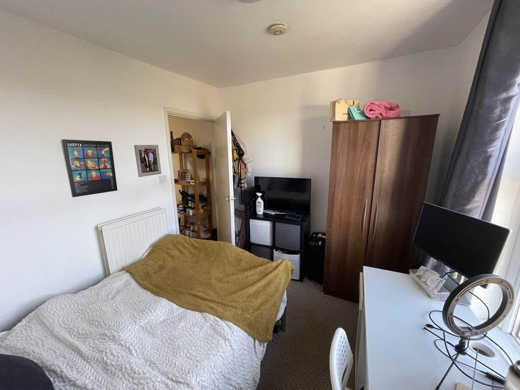 Bedroom (3)